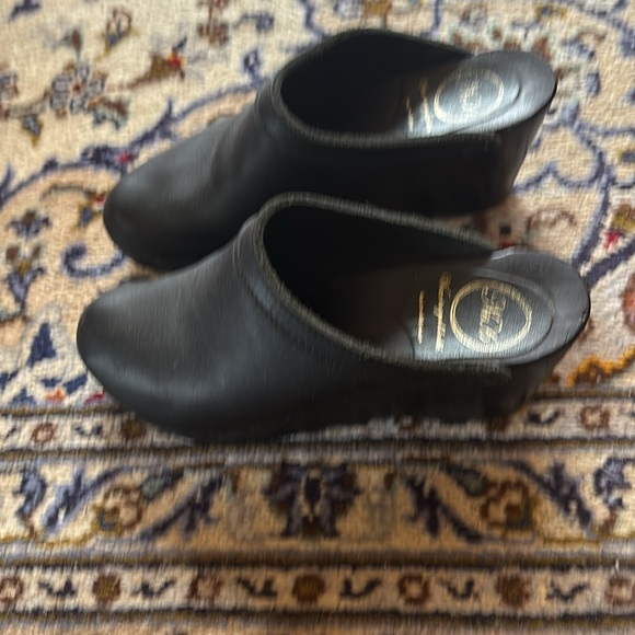 No. 6 Black leather clogs - Picture 10 of 11